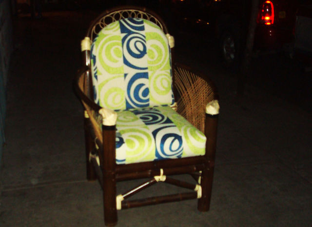 Silla de bambú para jardín